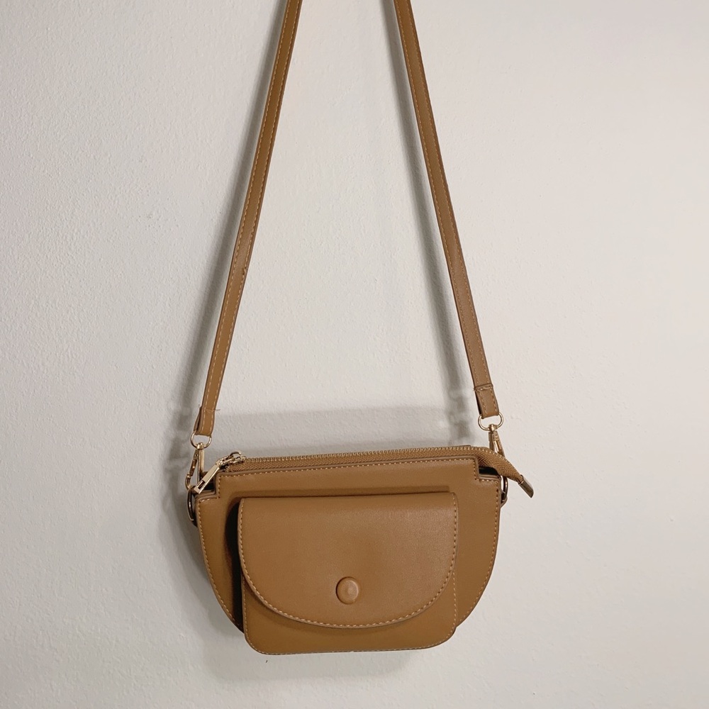 Tan/ beige crossbody purse